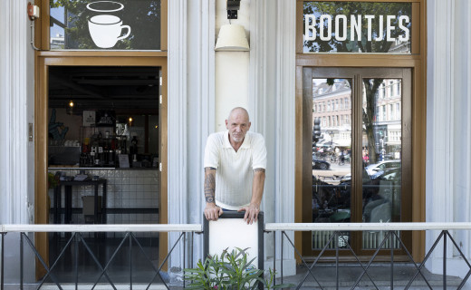 Uit de cel, in de koffie